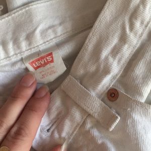 White vintage Levi’s jeans button fly XS 24”